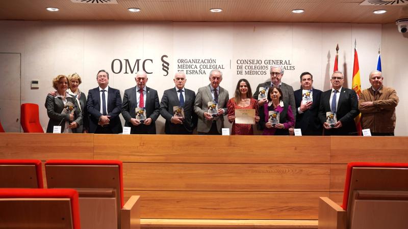 entrega_premio_novela_fpsomc_diciembre_lide_aguirre